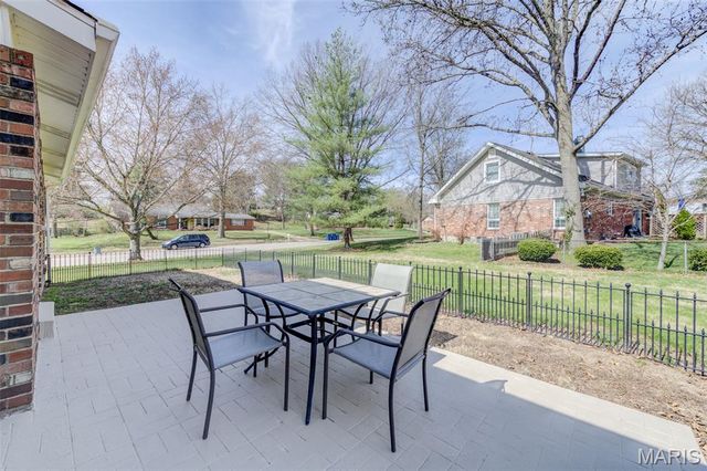 323 Chipley Circle, Ballwin, MO 63011