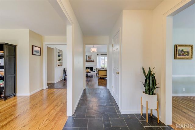 323 Chipley Circle, Ballwin, MO 63011