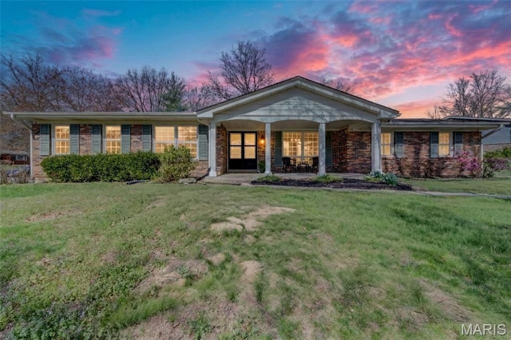 323 Chipley Circle, Ballwin, MO 63011