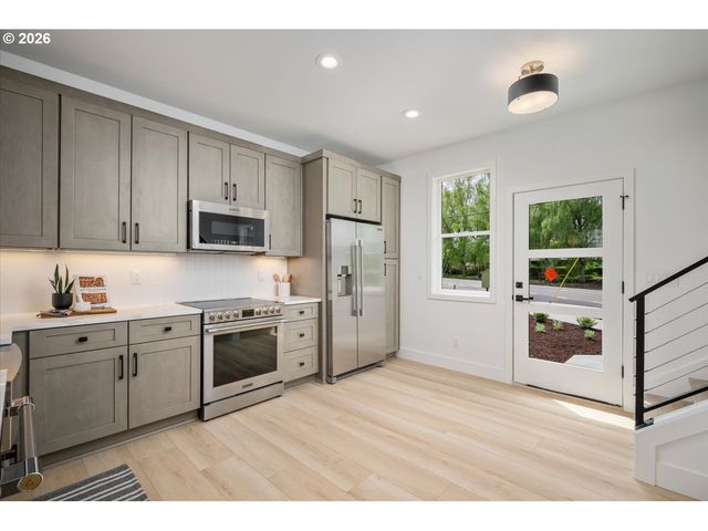 7305 N Willamette Blvd, Portland, OR 97203