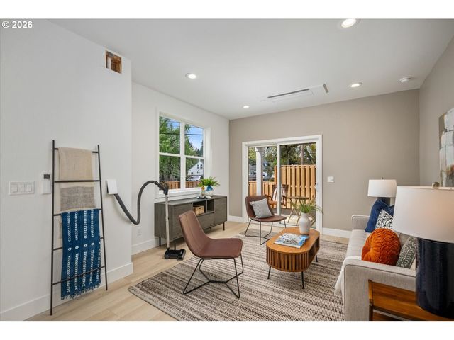 7305 N Willamette Blvd, Portland, OR 97203