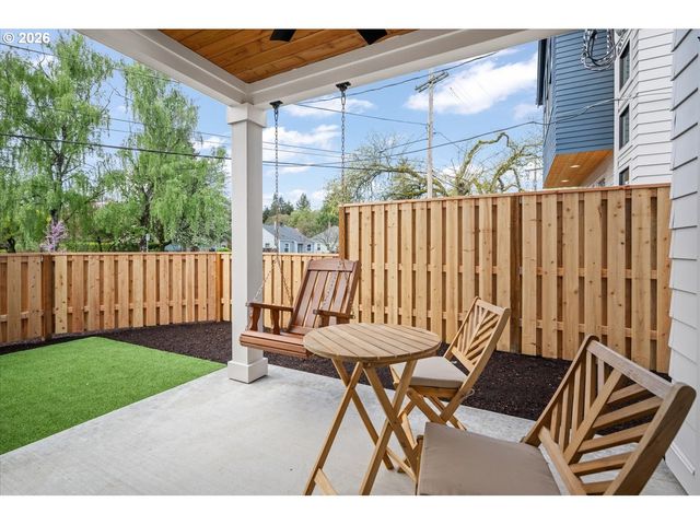 7305 N Willamette Blvd, Portland, OR 97203