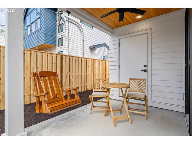 7305 N Willamette Blvd, Portland, OR 97203