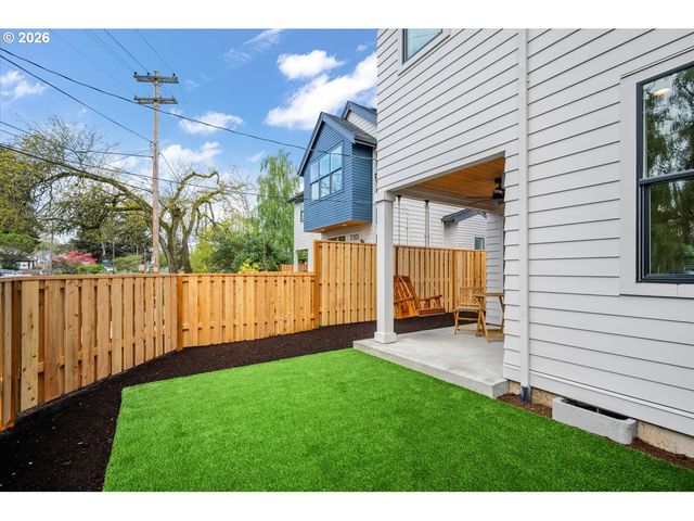 7305 N Willamette Blvd, Portland, OR 97203