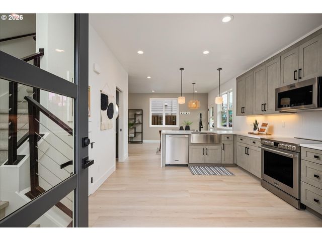 7305 N Willamette Blvd, Portland, OR 97203