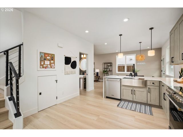 7305 N Willamette Blvd, Portland, OR 97203