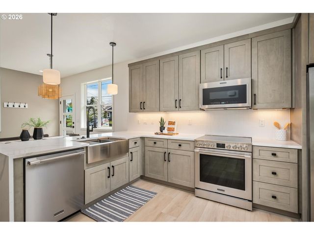 7305 N Willamette Blvd, Portland, OR 97203