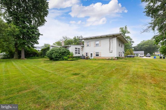 301 BEECH AVE, Woodbury Heights, NJ 08097