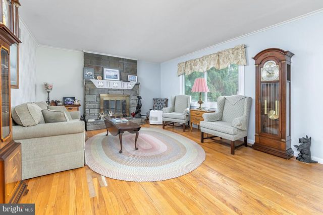 301 BEECH AVE, Woodbury Heights, NJ 08097