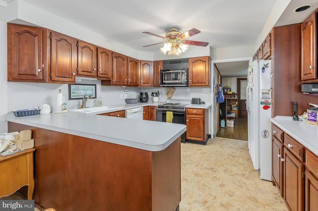 301 BEECH AVE, Woodbury Heights, NJ 08097