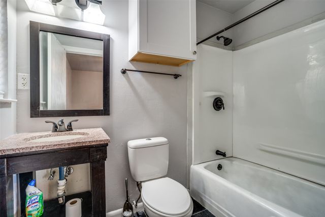 266 W Fulton Street, Van Alstyne, TX 75495