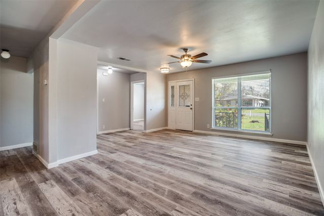 266 W Fulton Street, Van Alstyne, TX 75495