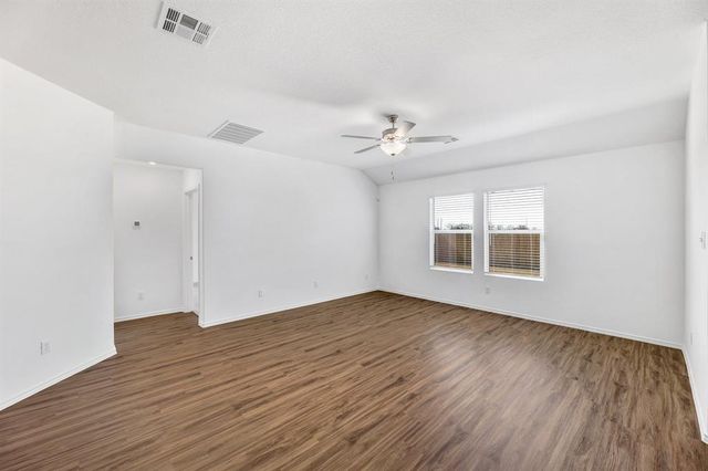 303 Chickasaw LN, Hutto, TX 78634
