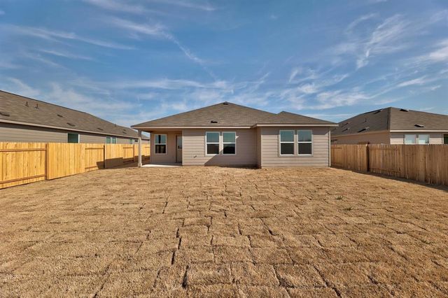 303 Chickasaw LN, Hutto, TX 78634