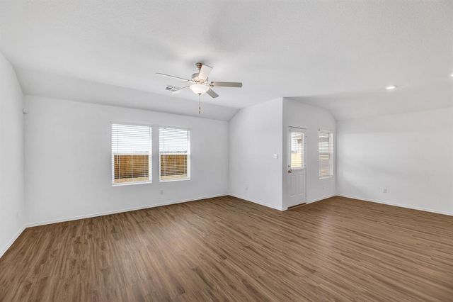303 Chickasaw LN, Hutto, TX 78634
