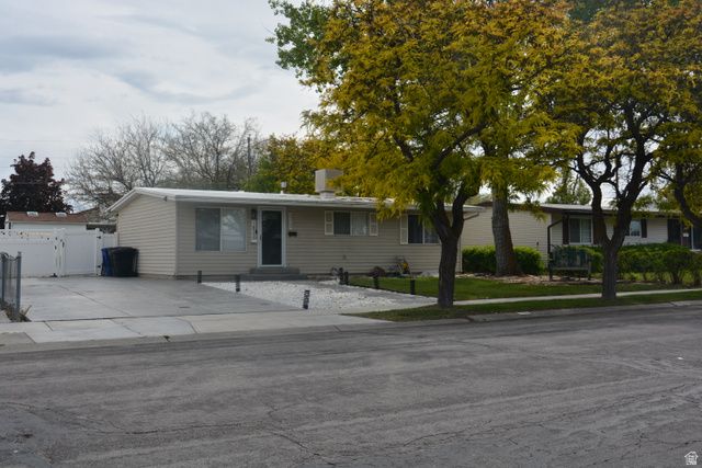 1833 W CHATEAU AVE, Taylorsville, UT 84129