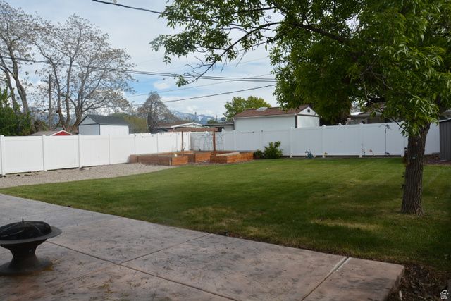 1833 W CHATEAU AVE, Taylorsville, UT 84129