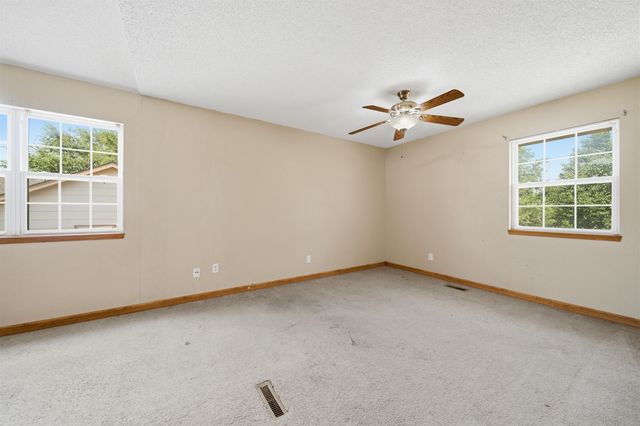 1942 S Chateau St, Wichita, KS 67207