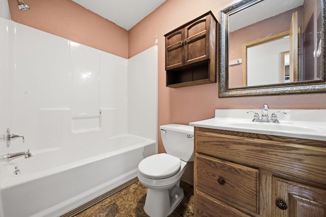 1942 S Chateau St, Wichita, KS 67207