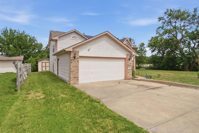1942 S Chateau St, Wichita, KS 67207