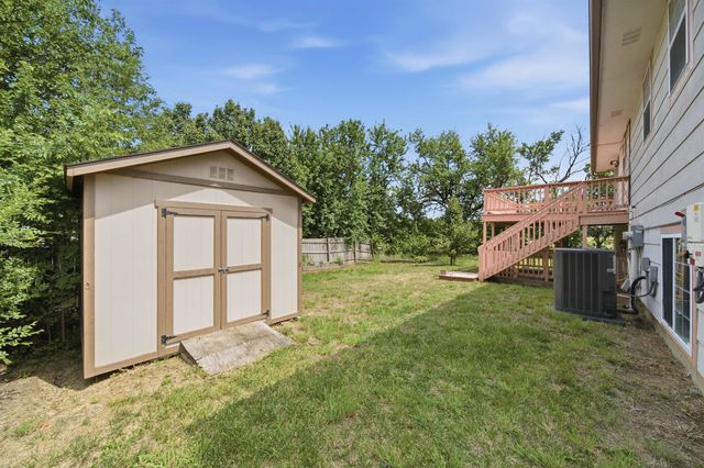 1942 S Chateau St, Wichita, KS 67207