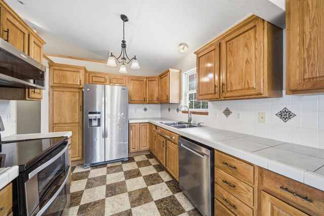 1942 S Chateau St, Wichita, KS 67207