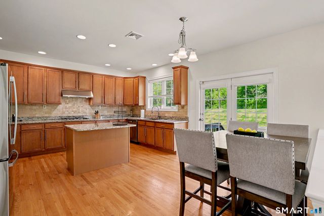 4 Poppy Lane, Wallingford, CT 06492