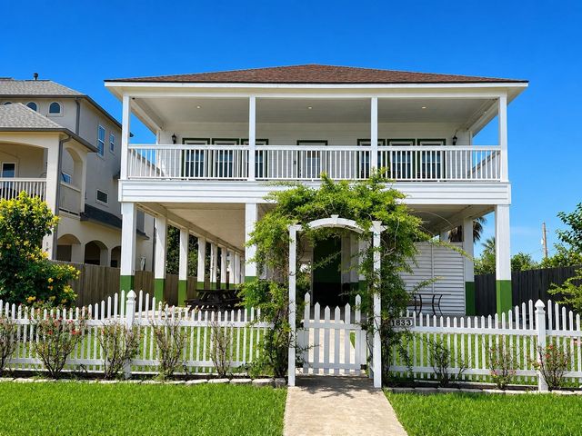 1813 Avenue A, Dickinson, TX 77539