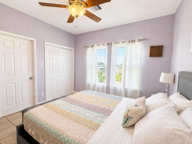 1813 Avenue A, Dickinson, TX 77539