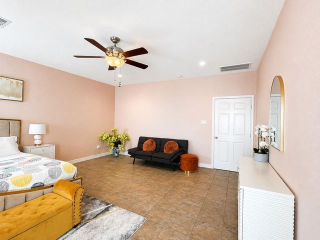 1813 Avenue A, Dickinson, TX 77539