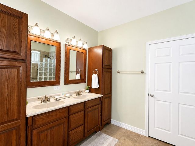 1813 Avenue A, Dickinson, TX 77539