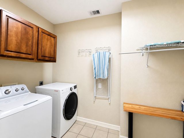 1813 Avenue A, Dickinson, TX 77539