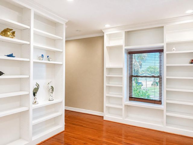 1813 Avenue A, Dickinson, TX 77539