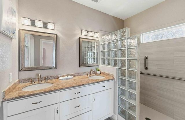 1813 Avenue A, Dickinson, TX 77539