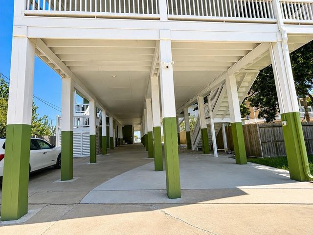 1813 Avenue A, Dickinson, TX 77539
