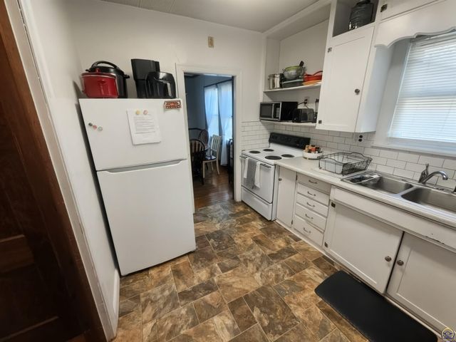 919 Union ST, Emporia, KS 66801