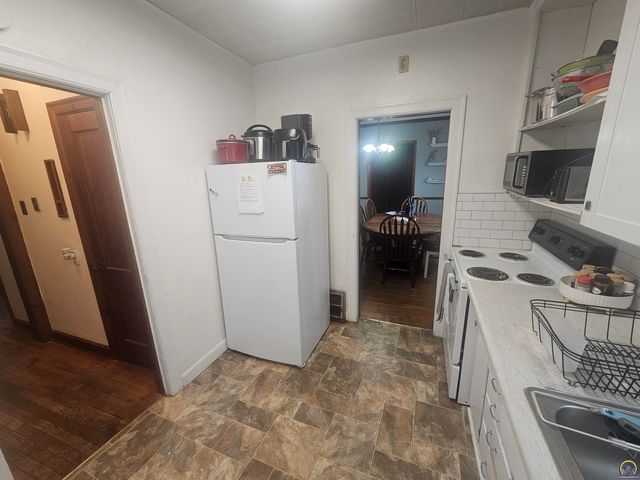 919 Union ST, Emporia, KS 66801