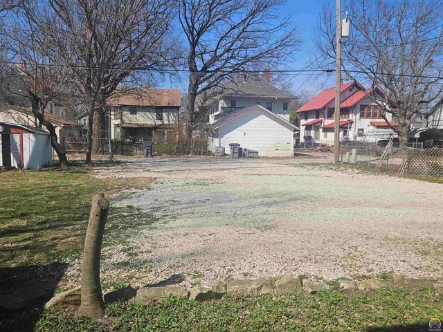 919 Union ST, Emporia, KS 66801