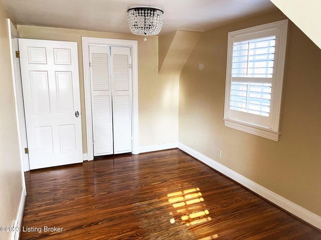 11703 Little Ln, Anchorage, KY 40223