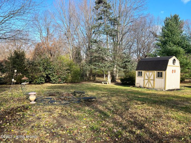 11703 Little Ln, Anchorage, KY 40223