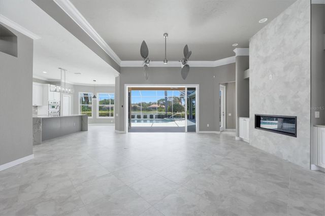 8160 COLLINGWOOD COURT, University Park, FL 34201