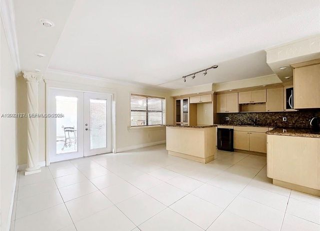 5350 W 26th Ave 118, Hialeah, FL 33016