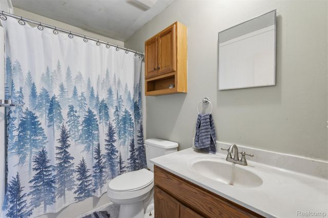 433 Haze, Pinckney Village, MI 48169