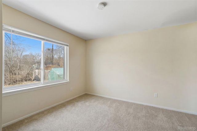 433 Haze, Pinckney Village, MI 48169