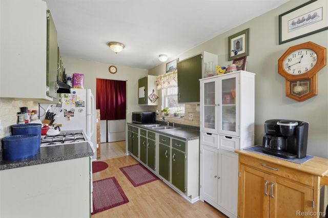 433 Haze, Pinckney Village, MI 48169