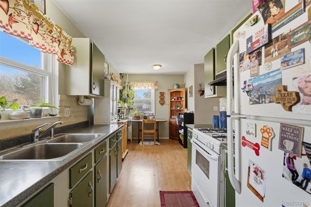 433 Haze, Pinckney Village, MI 48169