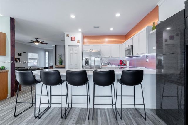 3174 SE 3rd Dr, Homestead, FL 33033