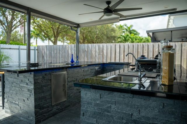 3174 SE 3rd Dr, Homestead, FL 33033