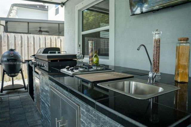 3174 SE 3rd Dr, Homestead, FL 33033