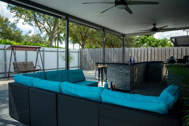 3174 SE 3rd Dr, Homestead, FL 33033